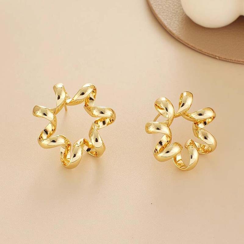 Fashion Cold Earrings Women's Electroplated Telephone Line