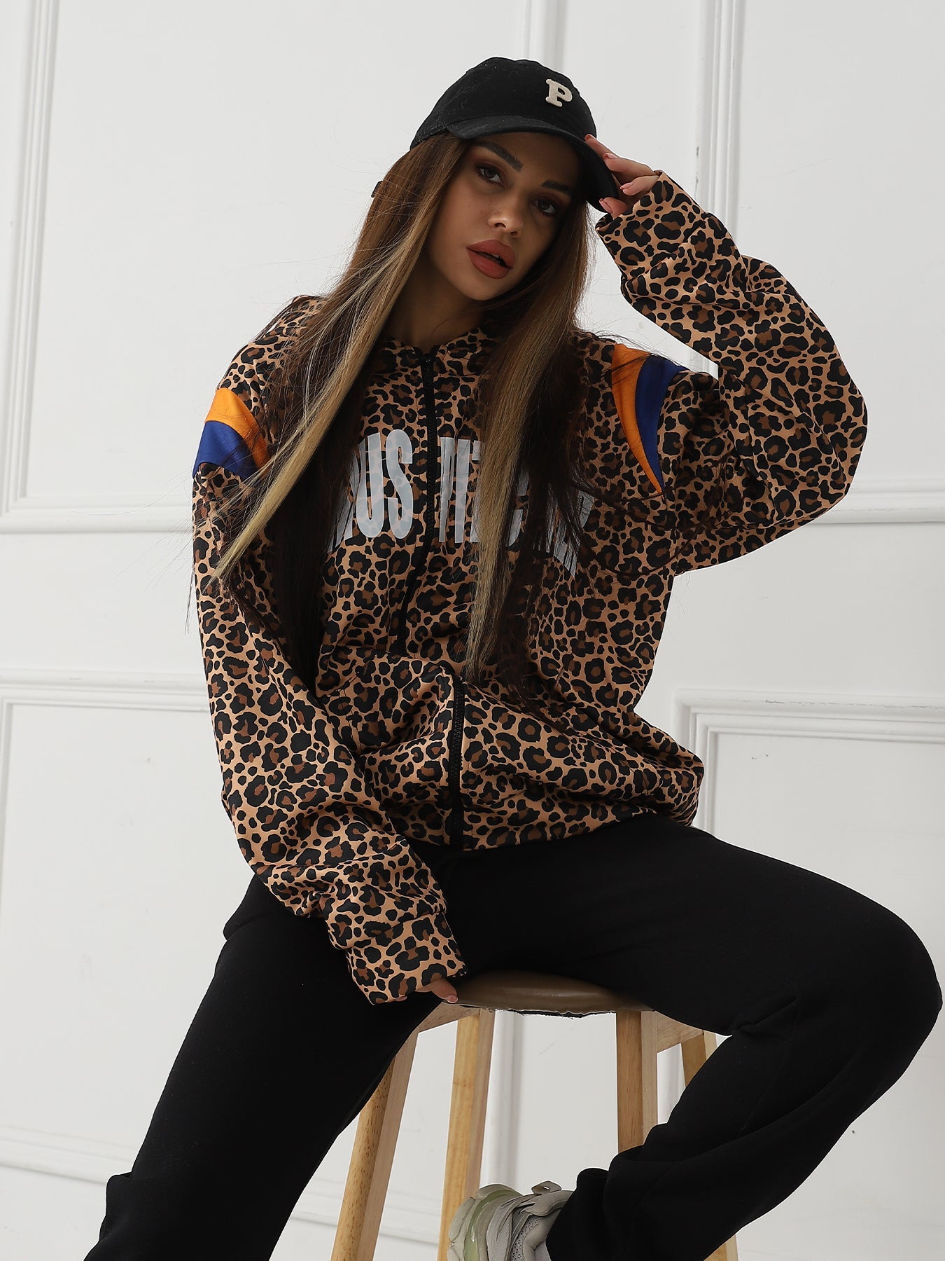 Women's Leopard Print Long Sleeved Sweatshirt - PureSelect