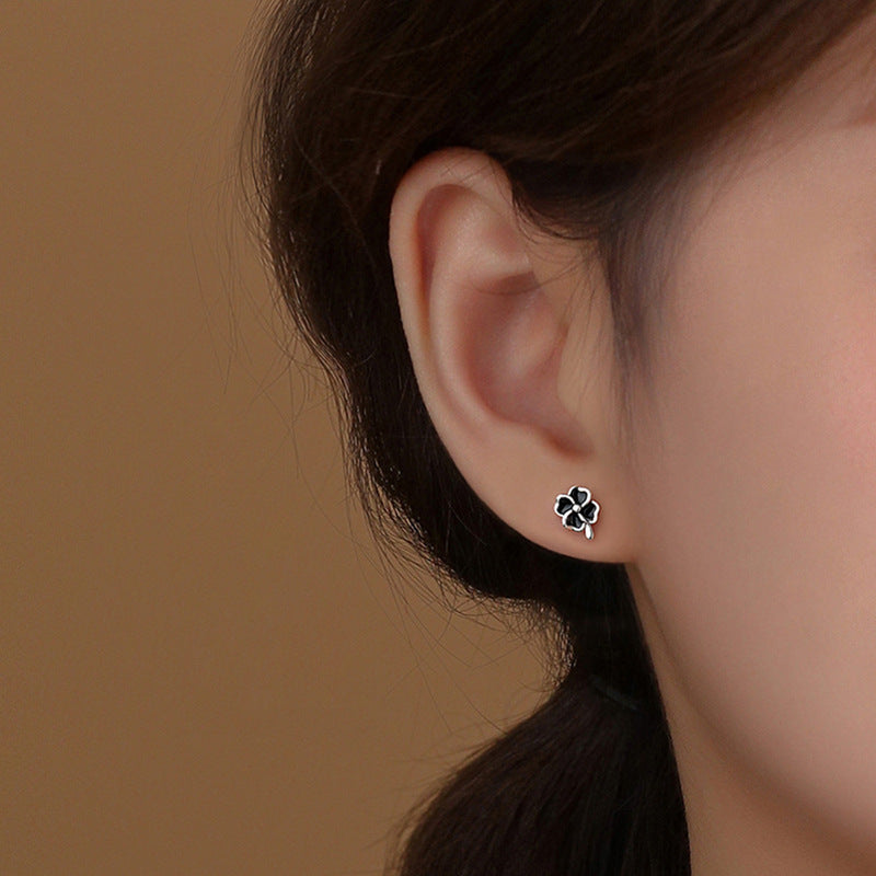 Simple And Compact Black Four Leaf Clover Ear Stud Women's