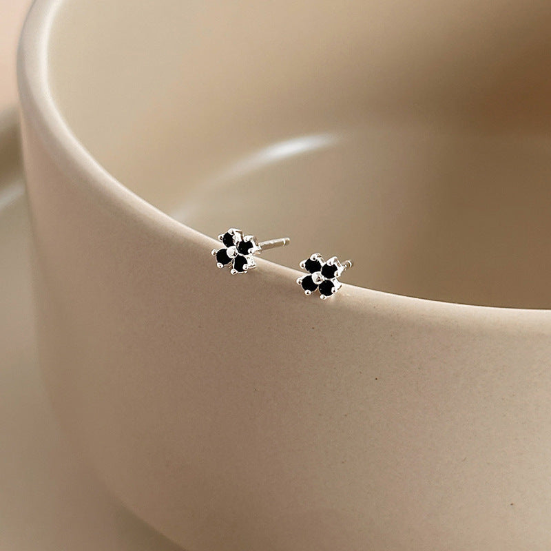 Simple Niche Black Clover Ring For Women