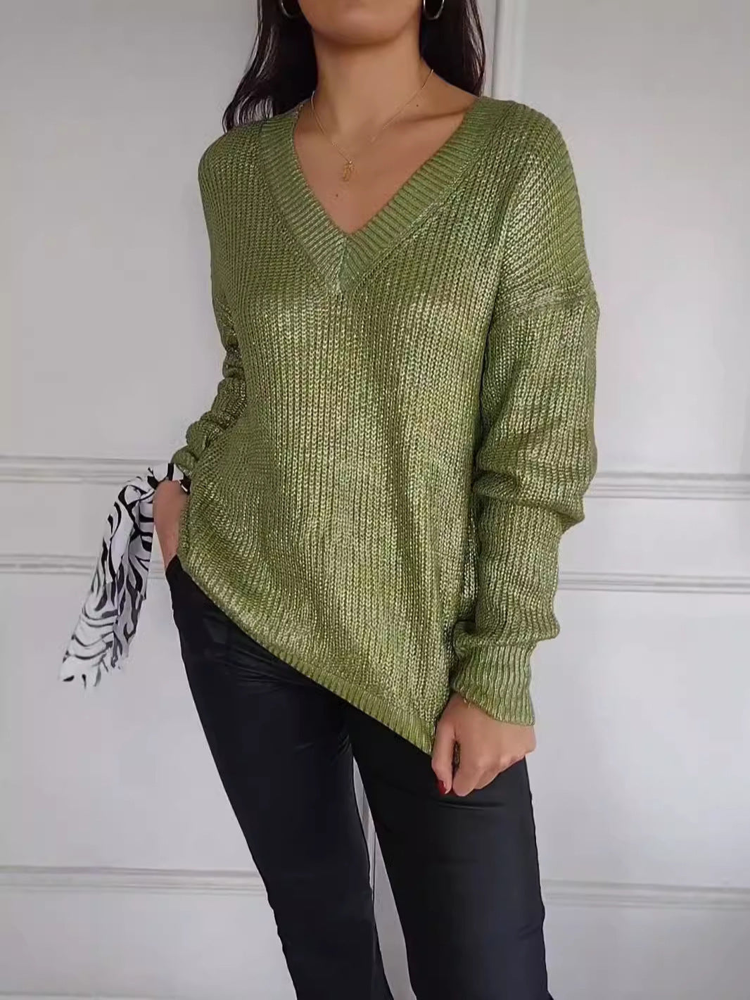 Fashionable V-Neck Knitted Pullover in Bright Silk for Women