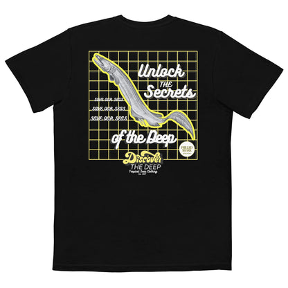 Discover the Deep Frilled Shark Edition Pocket T-shirt - PureSelect